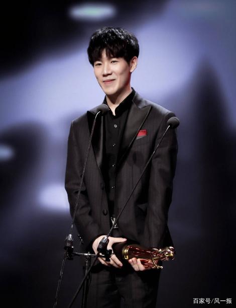 太慢了，热身！ Moseyuh 的攻击三杀短暂，GL击败 TyLoo 拿下地图1